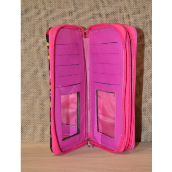 Portfel duży skórzany dwukomorowy różowy z kwiatowym kolorowym haftem .